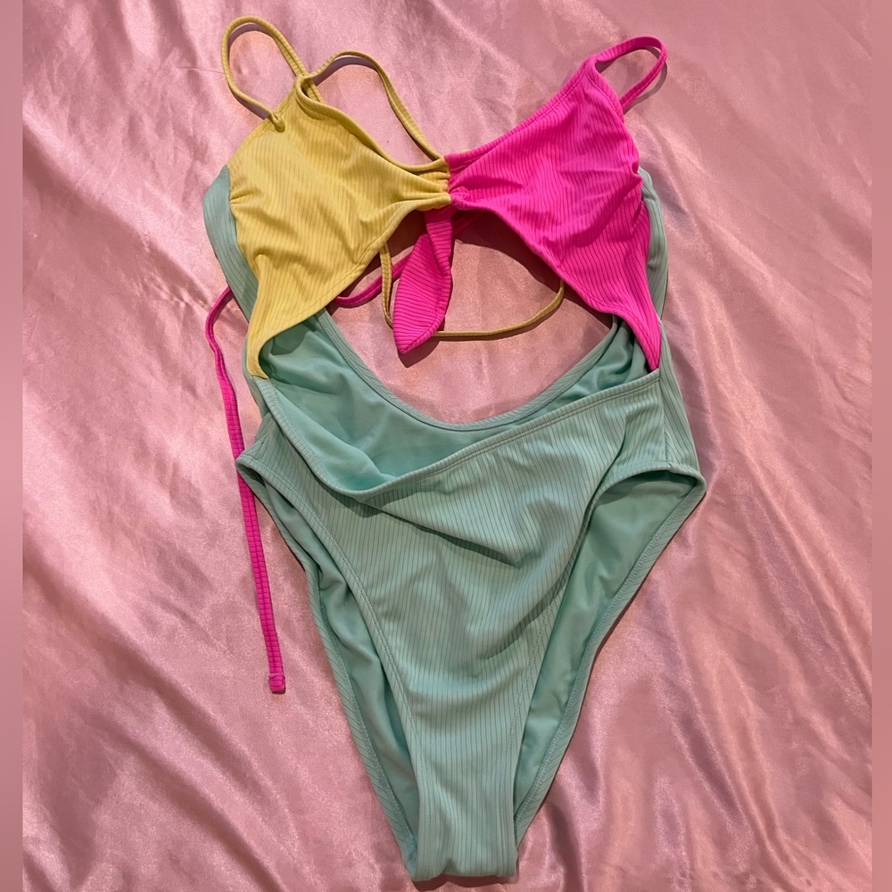 Bathing suit